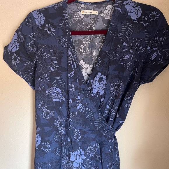 Marine Layer :: Emyln Blue Floral Wrap Midi Dress :: Small - Picture 3 of 14